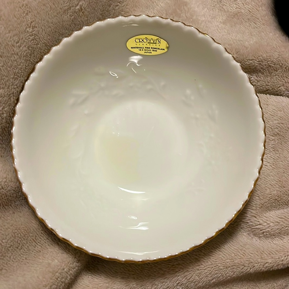 Vintage Crown Classics Whitehall Fine Porcelain Serving Bowl 18K Gold Trim Japan